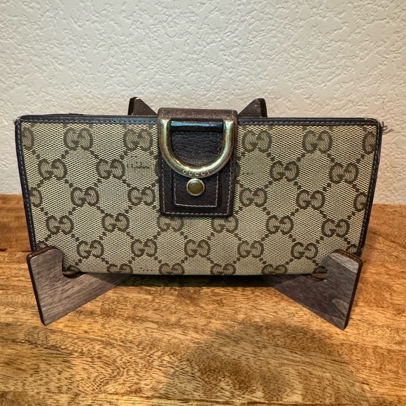 Gucci Handbags - Authentic Gucci Abbey long wallet